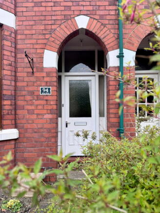 3 bed property, in Welsh Walls, £265,000