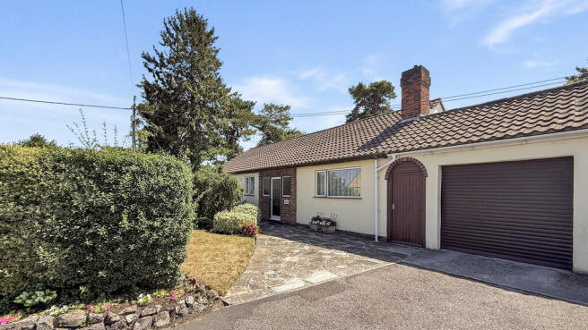 3 bed property, in Gipsy Lane, £435,000