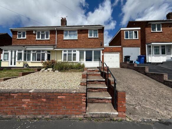 3 bed property, in Wychbury Road, £230,000