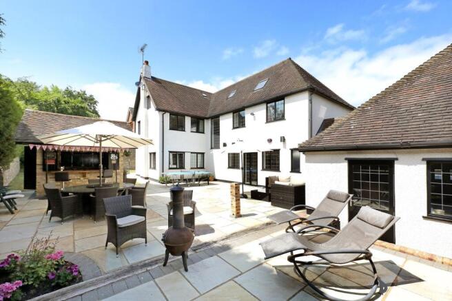 5 bed property, in The Avenue, £1,595,000
