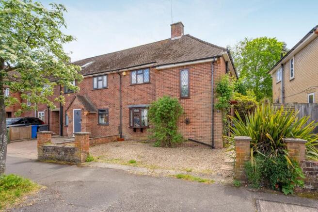 2 bed property, in Bouldish Farm Road, £450,000
