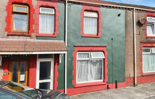 3 bed property, in Donnen Street, £130,000