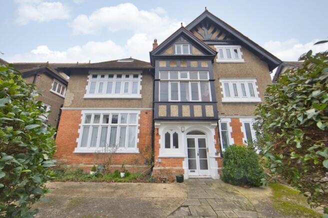 3 bed property, in Grimston Avenue, £250,000