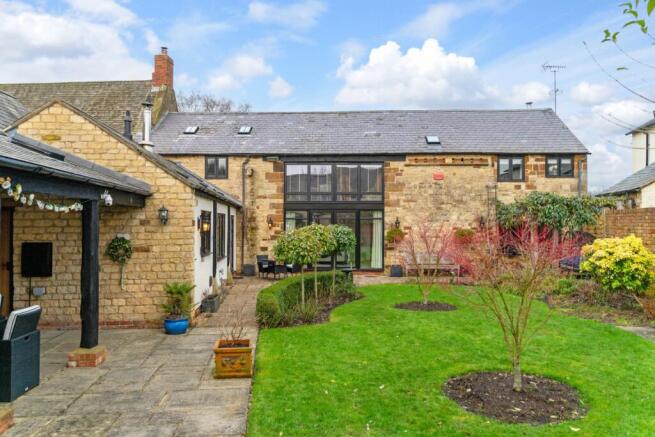 4 bed property, in Water Lane, £850,000