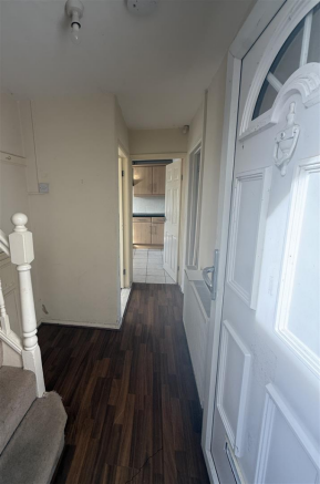 2 bed property, in Sceptre Road, £119,500