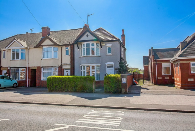 3 bed property, in Heath End Road, £240,000