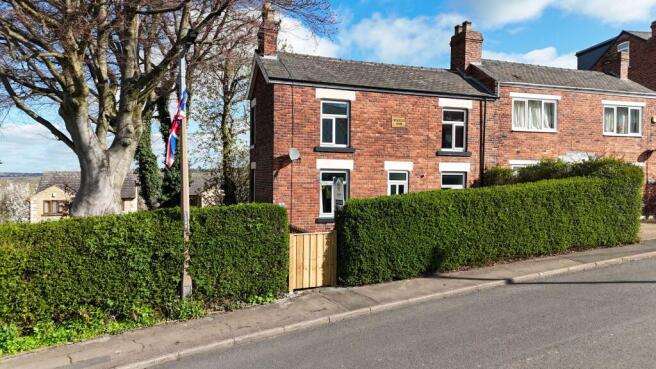 3 bed property, in Kirkcroft Lane, £270,000