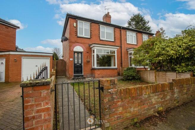 3 bed property, in Grove Vale, £190,000