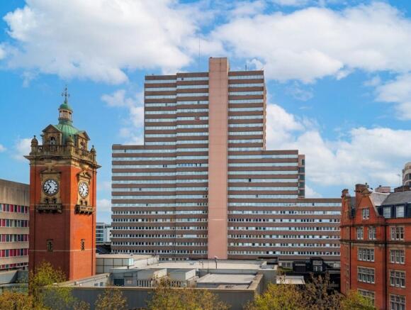 2 bed property, in Victoria Centre, £80,000