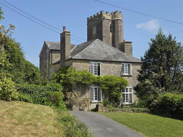 4 bed property, in East Ogwell, £950,000
