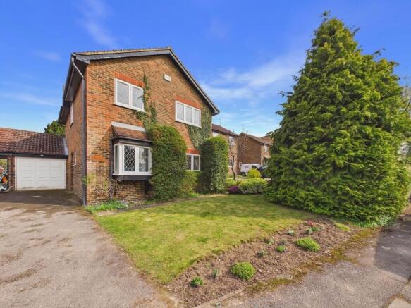 4 bed property, in Osier Way, £650,000