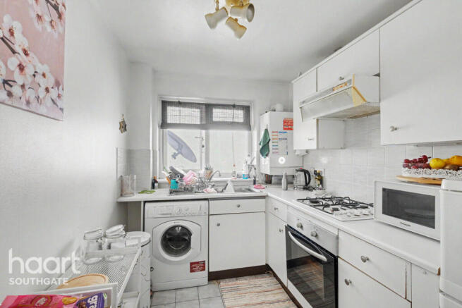 1 bed property, in West End Lane, £275,000