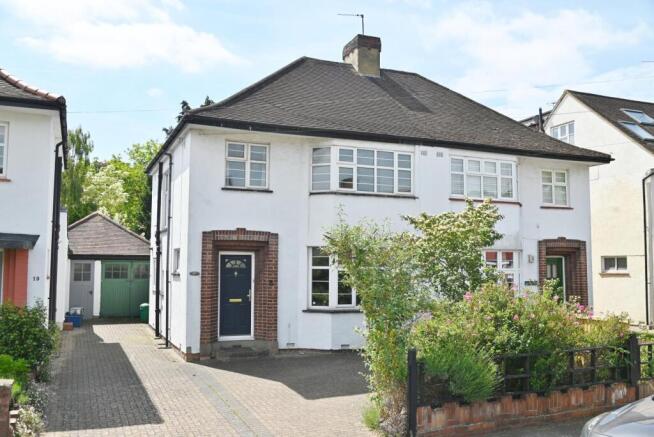 3 bed property, in Court Way, £925,000