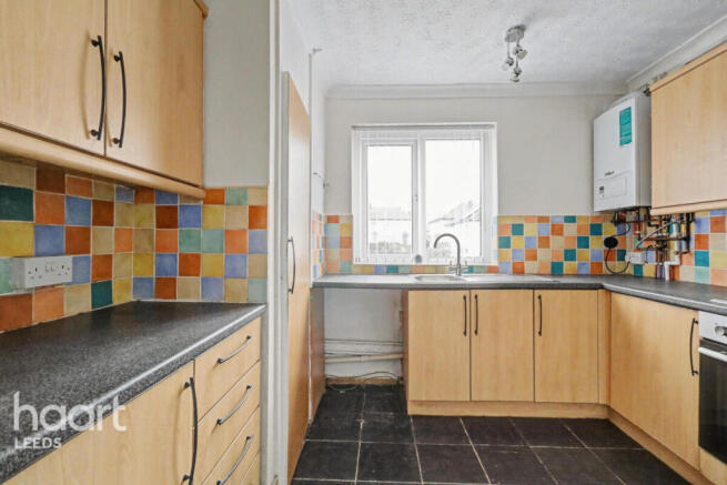 2 bed property, in Eastwood Nook, £80,000