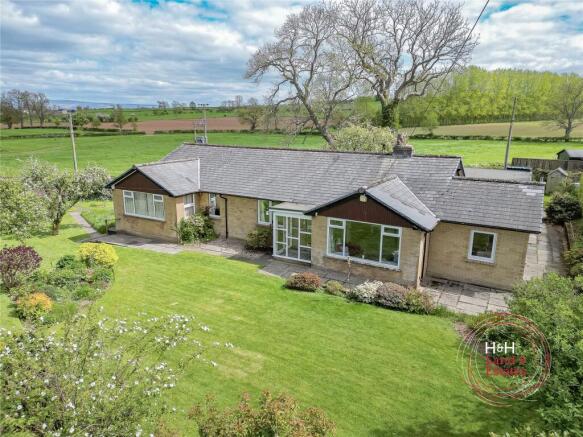 3 bed property, in Applegarth, £560,000