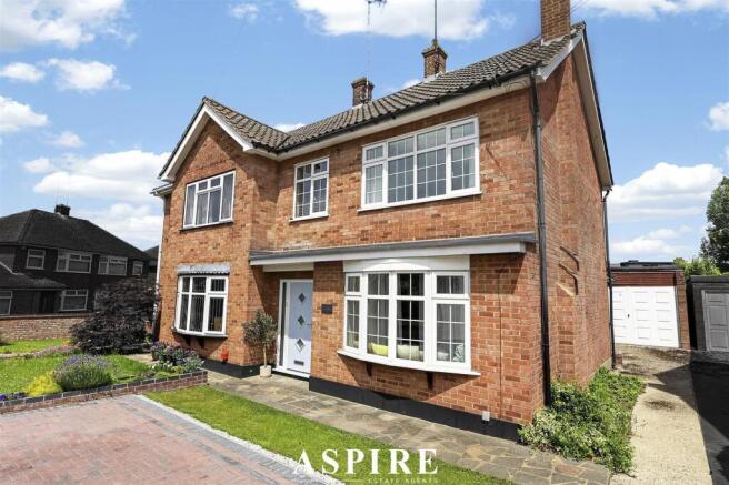 3 bed property, in Chelmer Drive, £625,000
