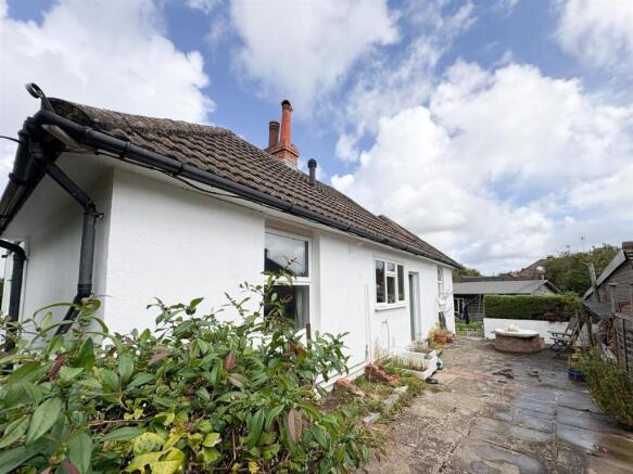 3 bed property, in Station Road, £450,000