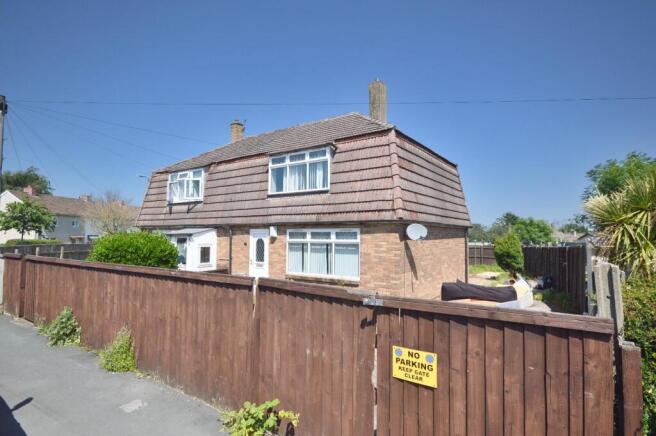 3 bed property, in Wroughton Drive, £270,000