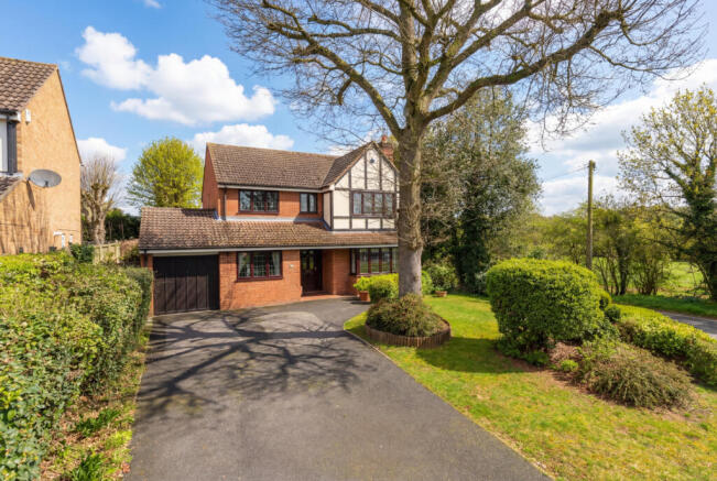 4 bed property, in High Lane, £700,000