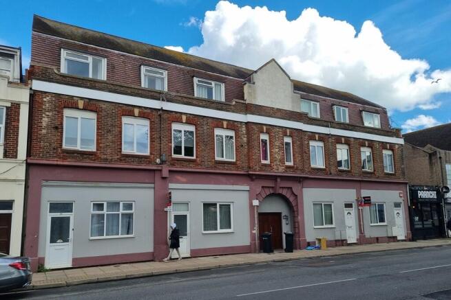 Land, in Fratton Road, £465,000