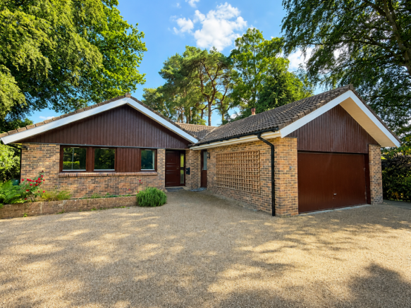 4 bed property, in Thakeham Road, £599,950