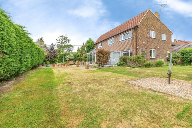 5 bed property, in Chattenden Lane, £730,000