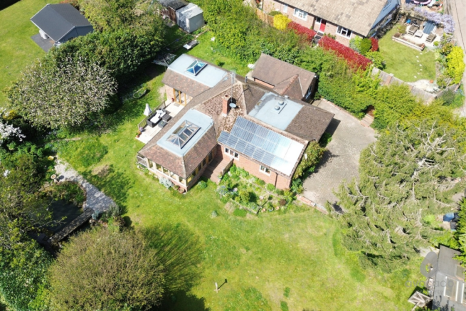 3 bed property, in Pump Lane North, £900,000