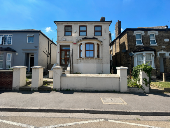 Land, in Highfield Road, £550,000