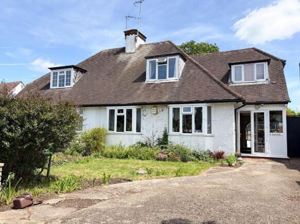 4 bed property, in Sanderstead Avenue, £819,995