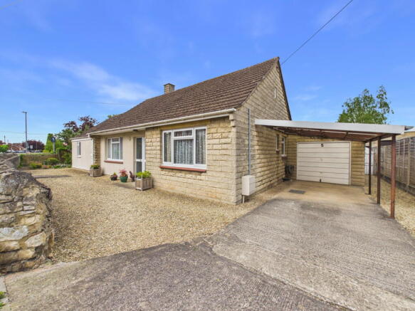3 bed property, in Woodrow Road, £385,000