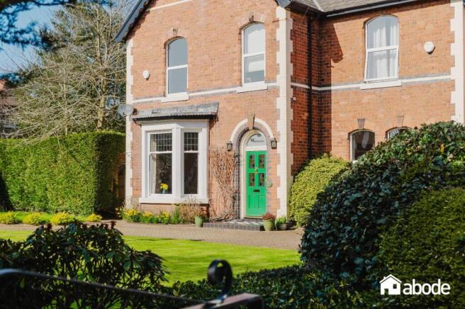 5 bed property, in Wicks Lane, £1,300,000