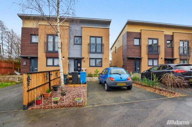 2 bed property, in Northridge Mews, £160,000