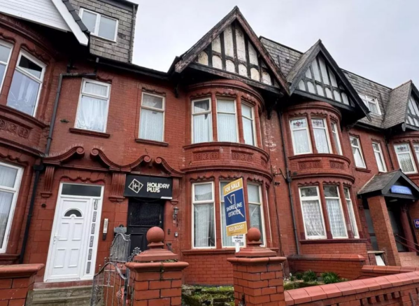 5 bed property, in Holmfield Road, £140,000