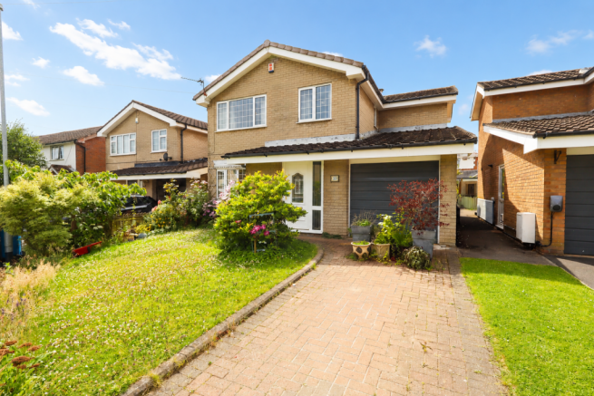 4 bed property, in Hawthorne Avenue, £285,000