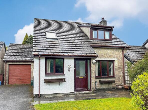3 bed property, in Middle Dimson, £300,000