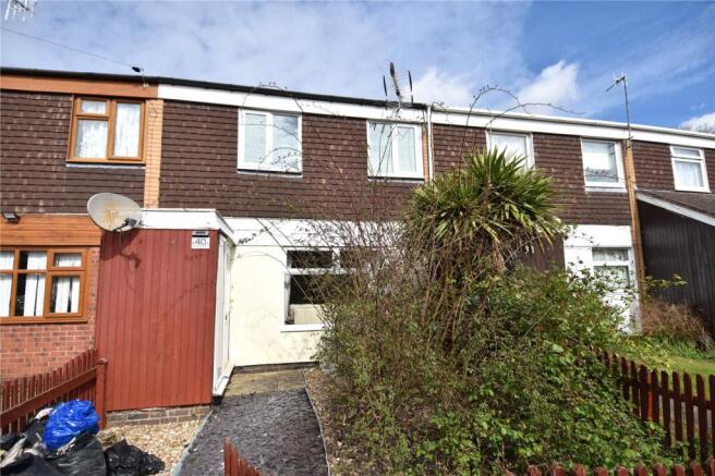 3 bed property, in Shepherds Green, £160,000