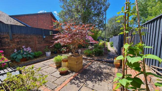 2 bed property, in Sunnybank, £330,000