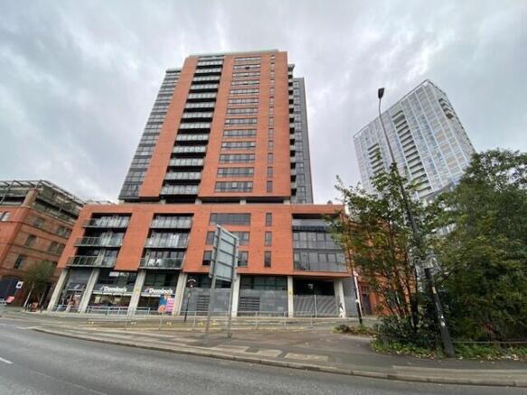 2 bed property, in Apartment 20, £75,000