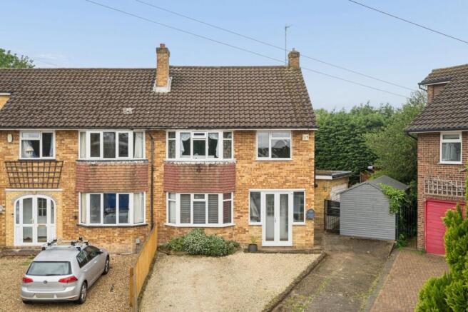 4 bed property, in Pond Lane, £800,000