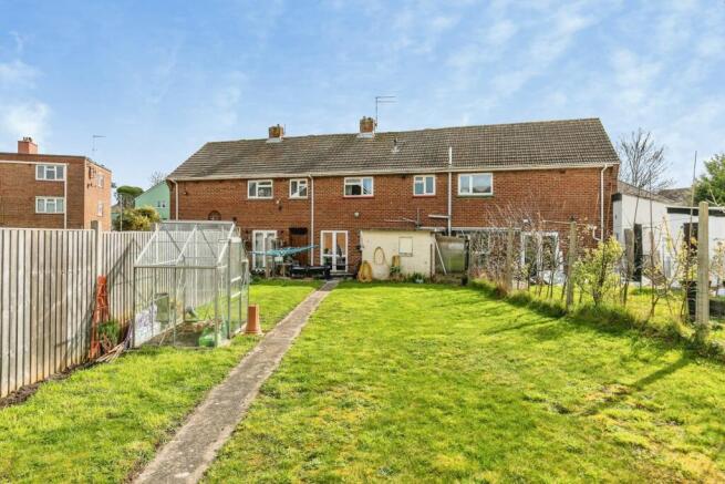 3 bed property, in Butterfield Road, £375,000