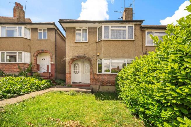 1 bed property, in Connell Crescent, £325,000