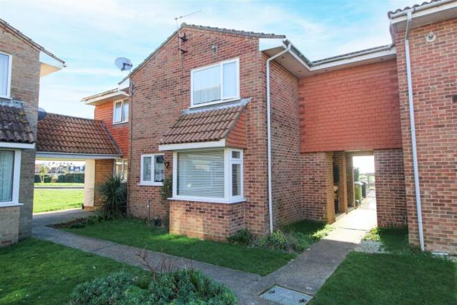 1 bed property, in St. Crispians, £200,000