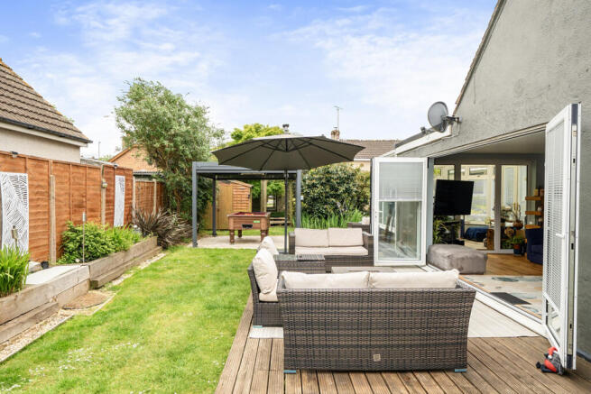 4 bed property, in Woodmans Road, £540,000