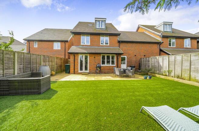 3 bed property, in Tawny Close, £525,000