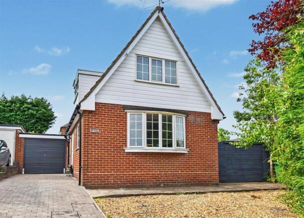 3 bed property, in Gorsey Close, £350,000