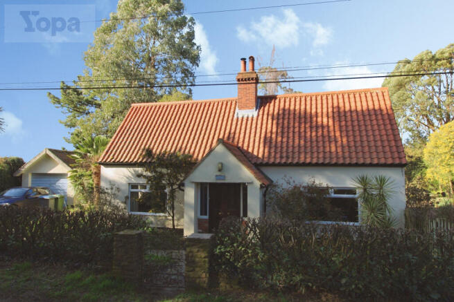 2 bed property, in Tunstall Road, £675,000