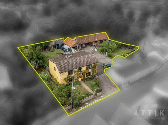 4 bed property, in The Street, £600,000