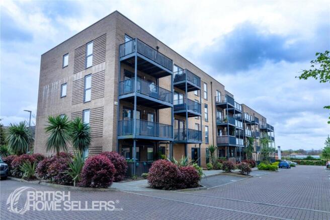 1 bed property, in Apple Yard, £290,000