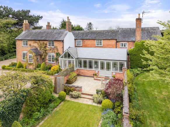 5 bed property, in Mayns Lane, £1,400,000