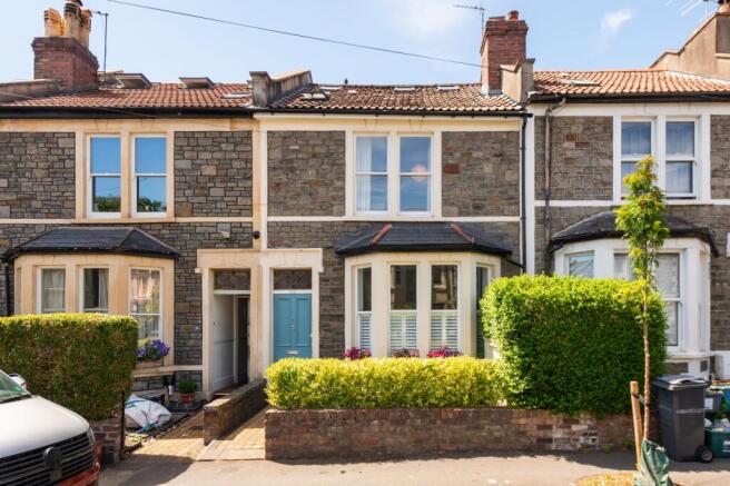 4 bed property, in Manor Road, £715,000